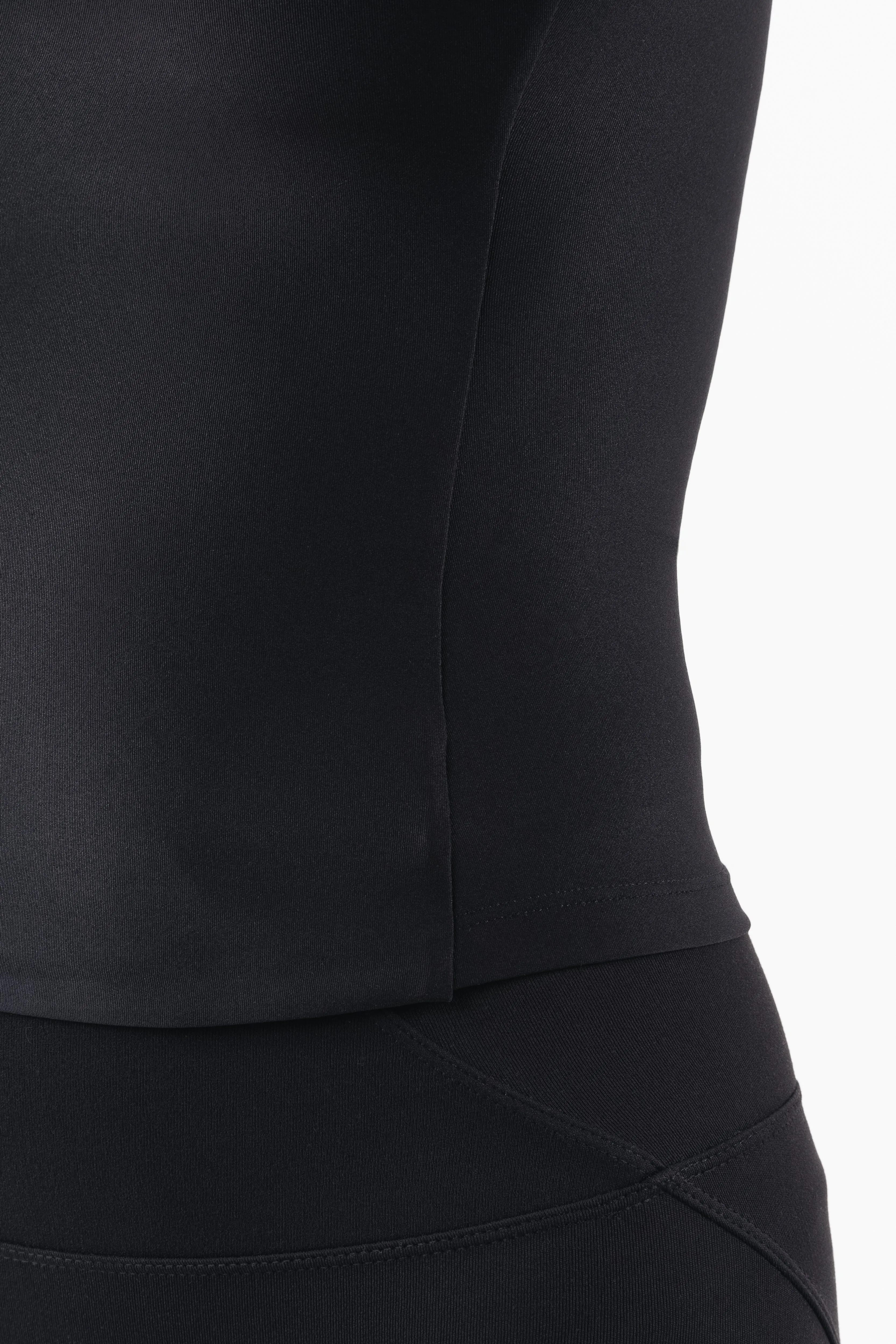 Basics Long Sleeve - Black