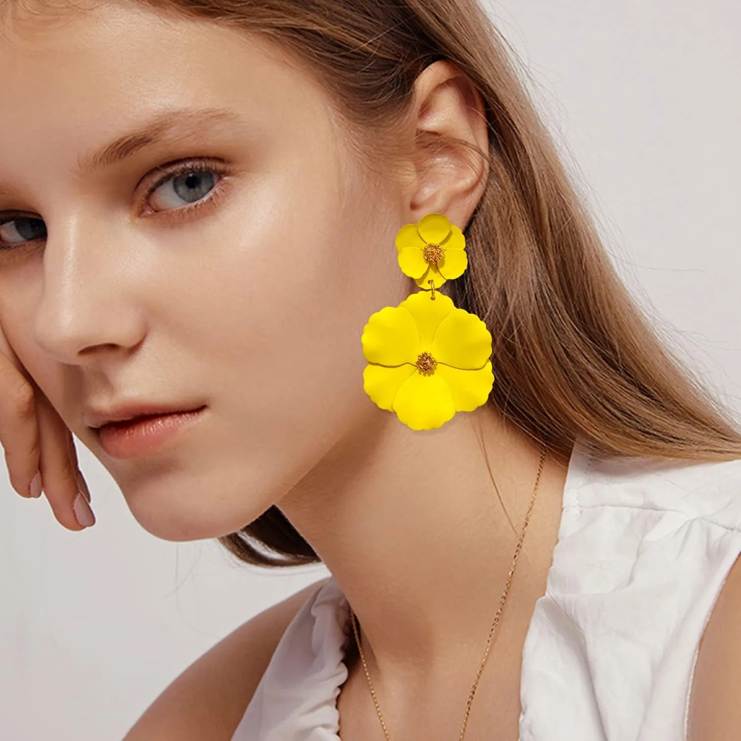 Elegant Chic Large Metal White Flower Dangle Earrings Bohemian Layered Floral Petal Drop Earrings Statement Hypoallergenic Red Flower Stud Earring for Women Wedding Jewelry Gifts