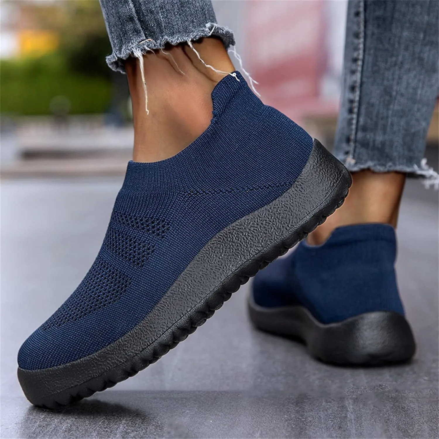 Fashion Spring and Summer Women Sports Shoes Flat Bottom Lightweight Slip On Fly Woven Mesh All Terrain Shoes