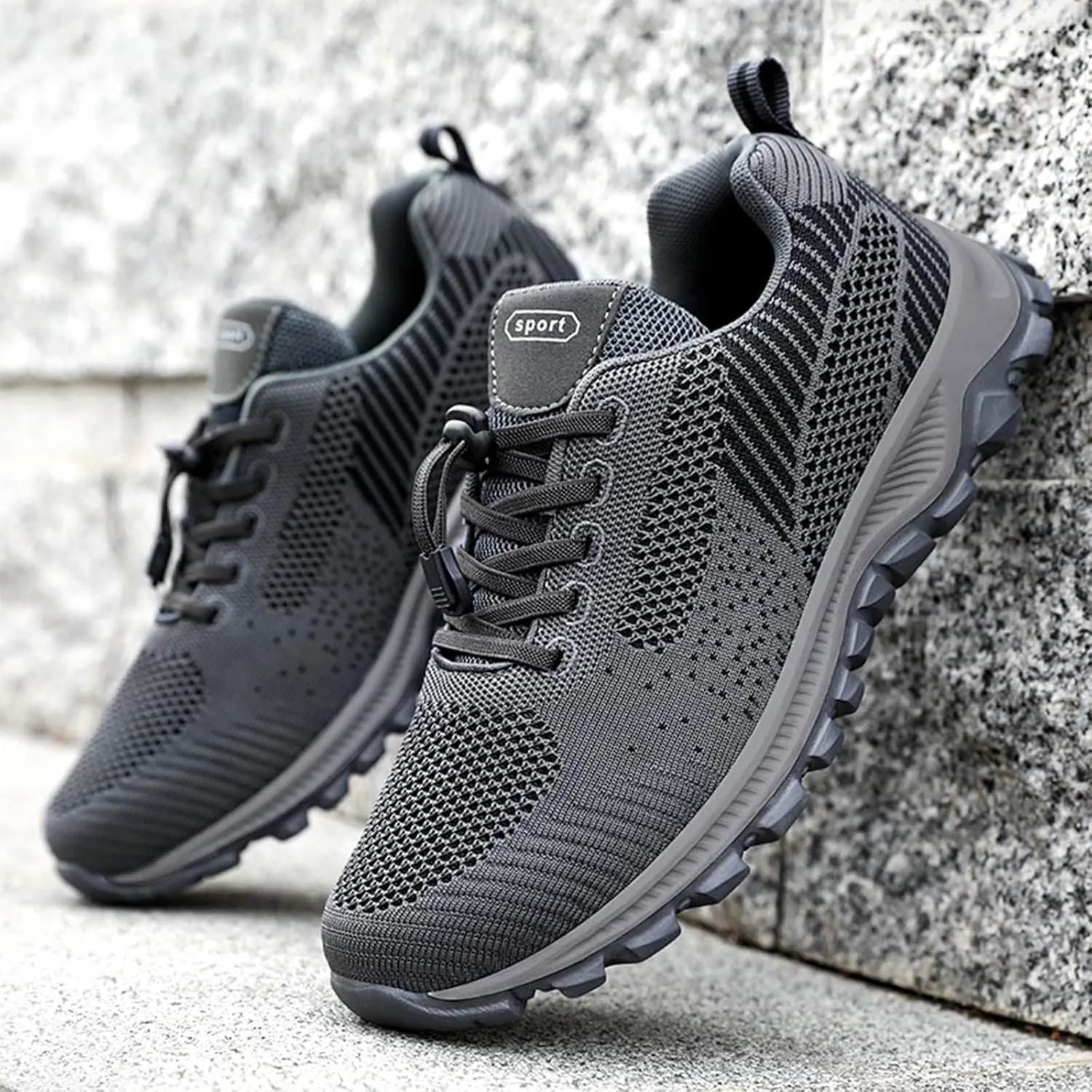 Fashion Summer and Casual Men Sports Shoes Non Slip Mesh Breathable Solid Color Comfortable Sneaker for Men