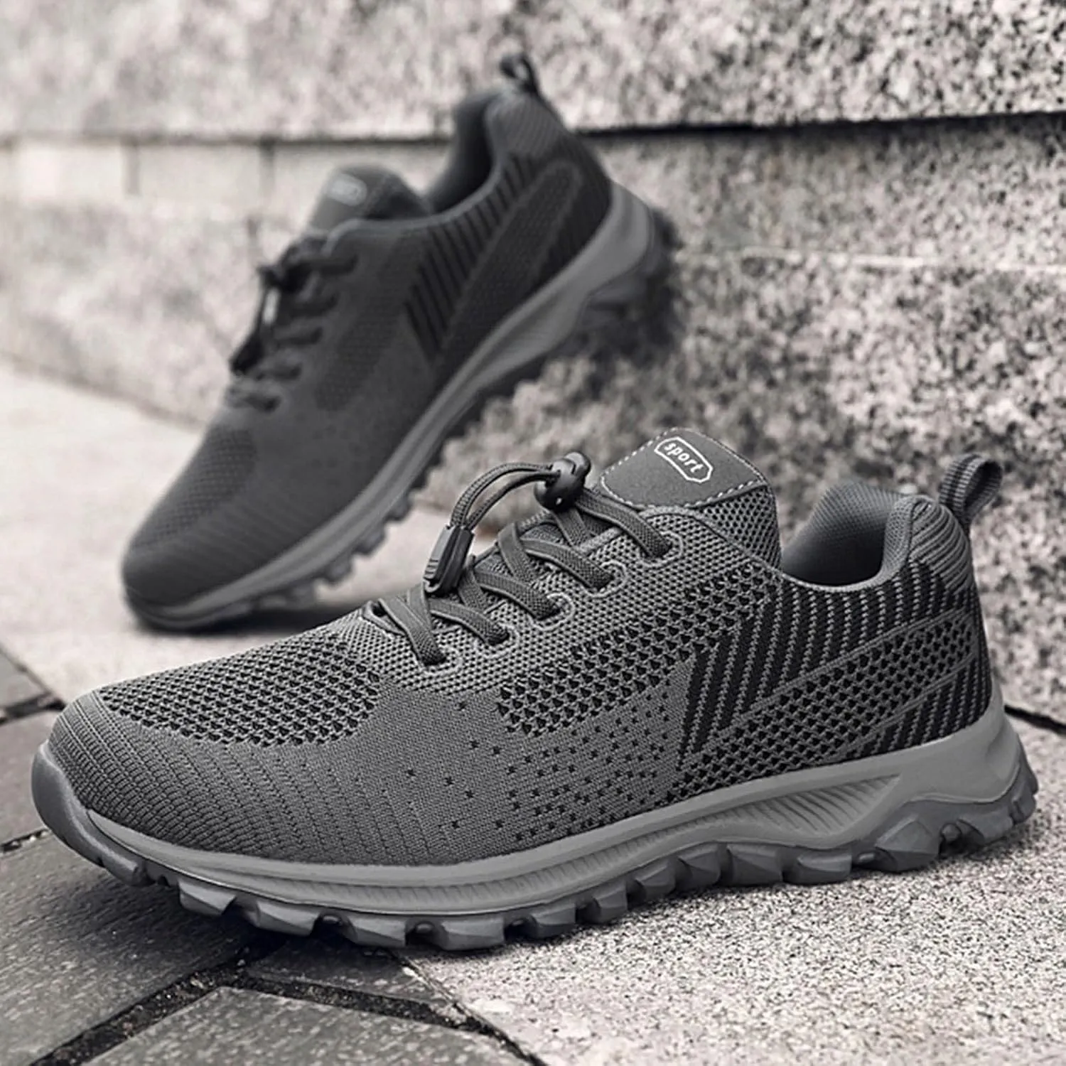 Fashion Summer and Casual Men Sports Shoes Non Slip Mesh Breathable Solid Color Comfortable Sneaker for Men