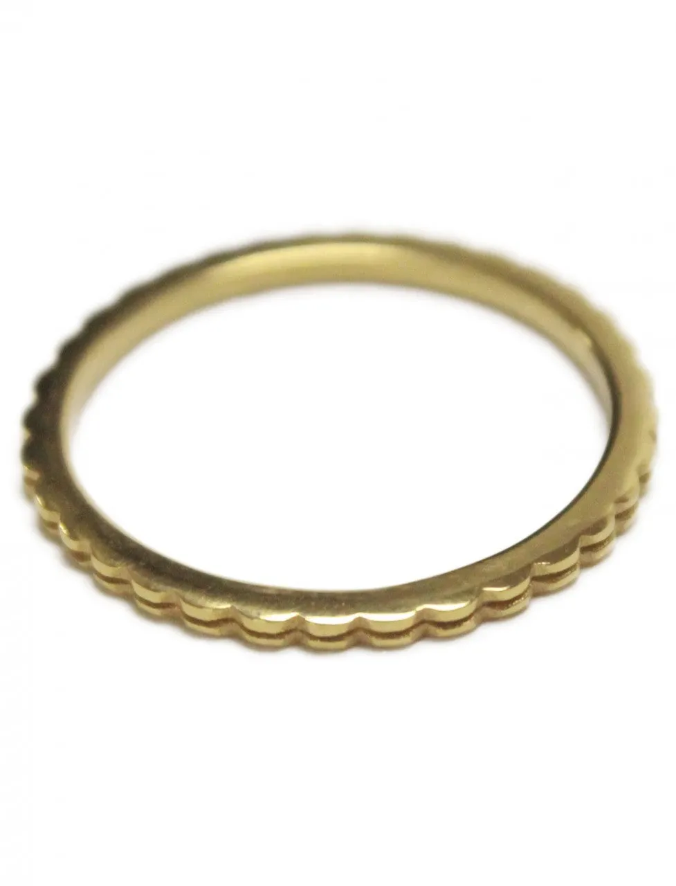 Thin Stack Wave Ring