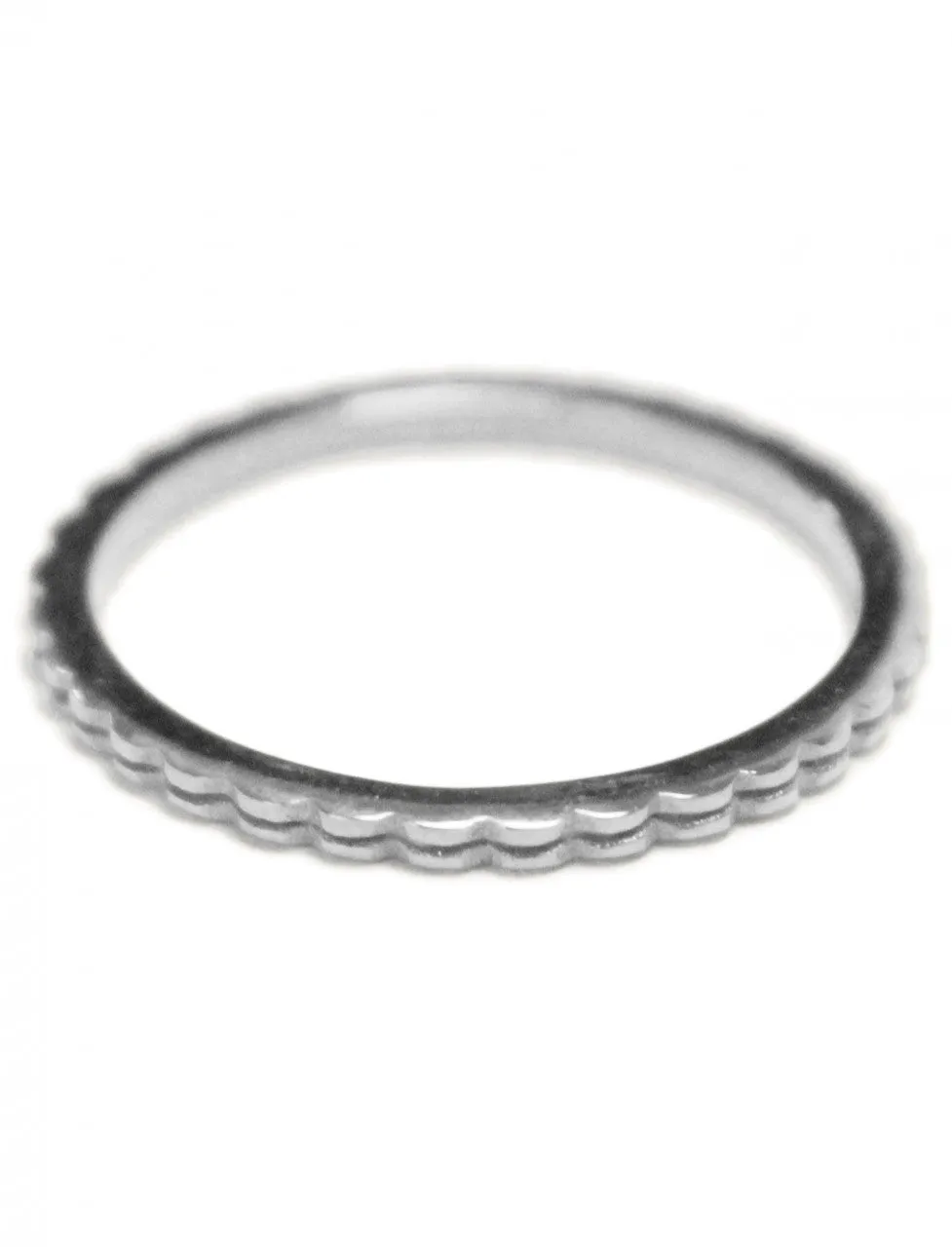 Thin Stack Wave Ring