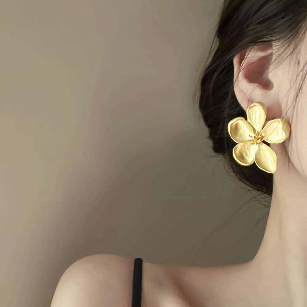 Vintage Gold Large Flower Stud Earrings for Women Boho Chunky Floral Dangle Earrings Exaggerate Statement Earrings Irregular Geometry Jewelry Gift